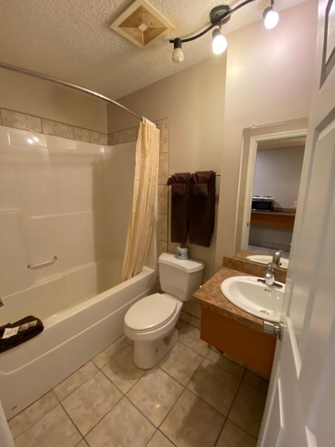 Aspen Motor Inn Drayton Valley Exterior photo