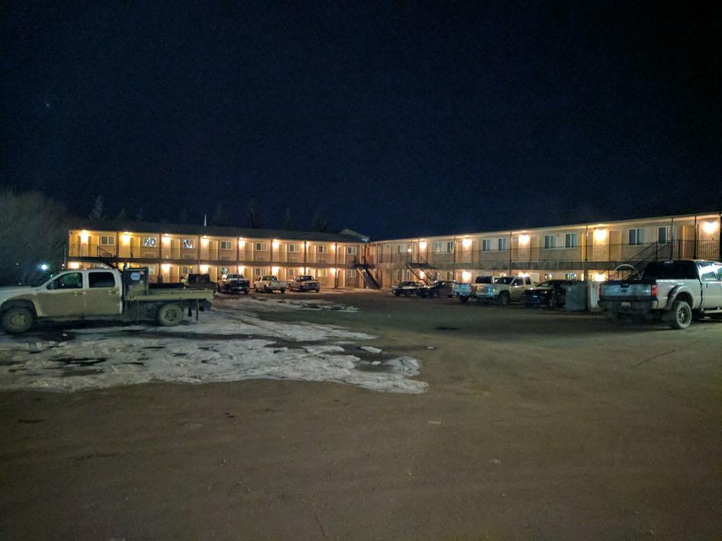 Aspen Motor Inn Drayton Valley Exterior photo